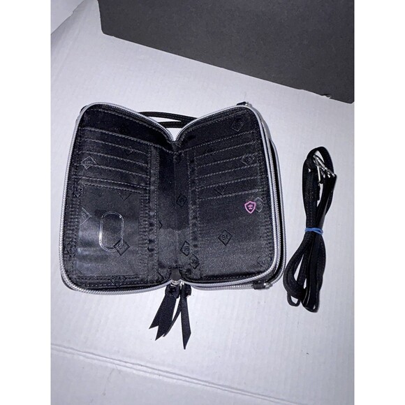 VERA BRADLEY Zip Around Wallet Wristlet Black Quilted Crossbody - Picture 6 of 12